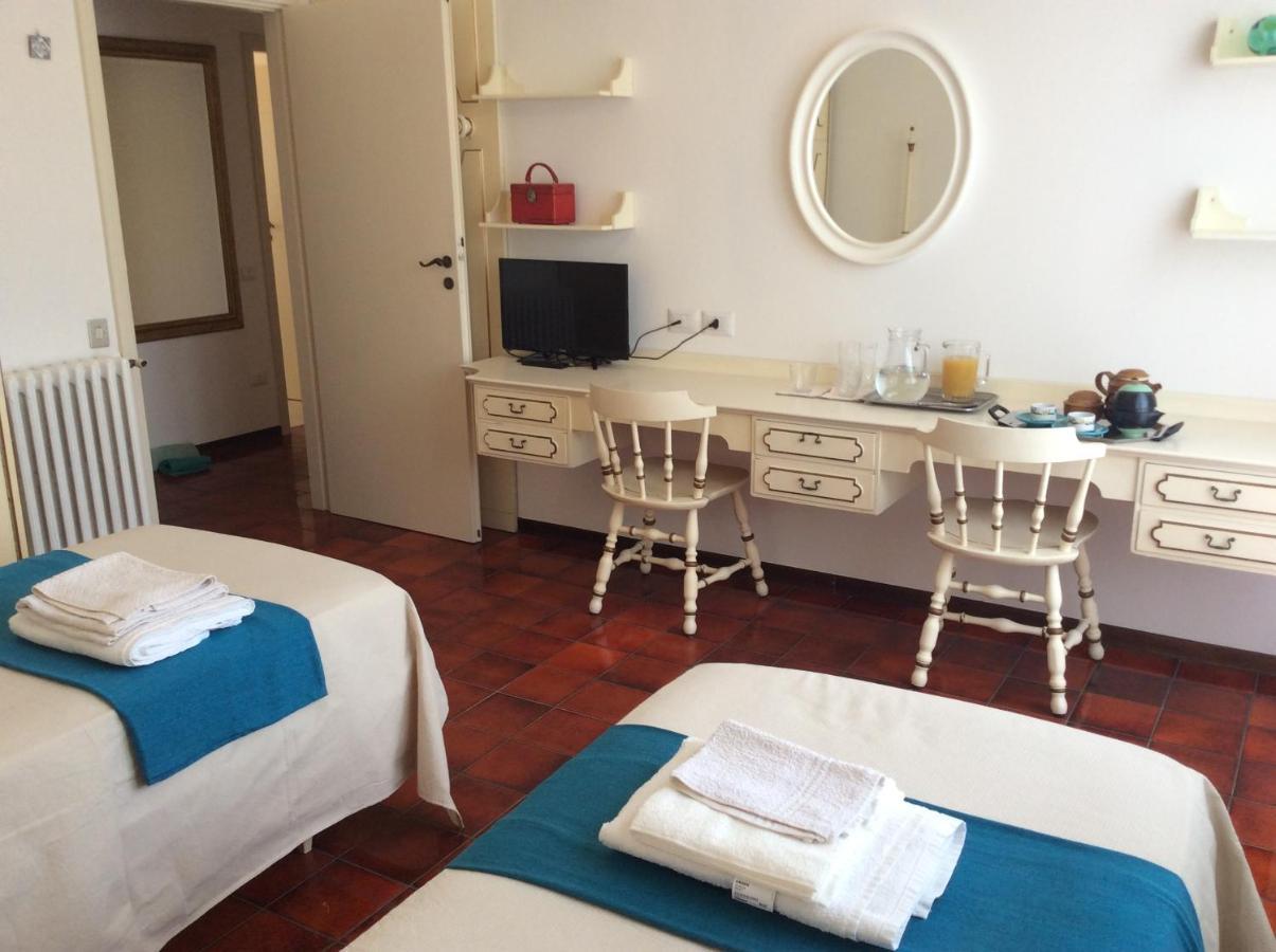 Manu Vintage B&B Cattolica Exterior foto